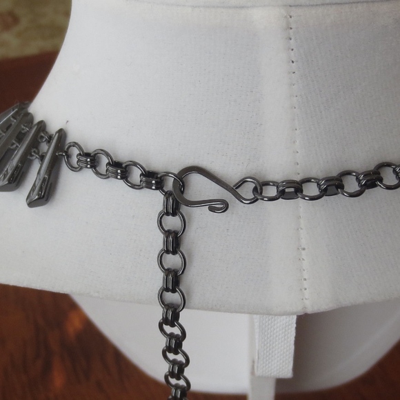 NWT Kendra Scott 'Jill' necklace in gunmetal - Picture 4 of 4